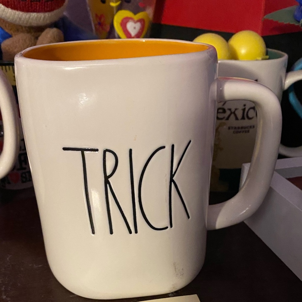 Rae Dunn TRICK/TREAT mug